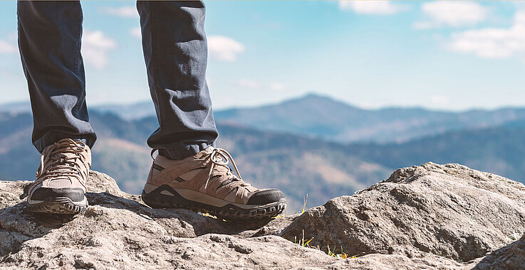 Wanderschuhe auf Berg