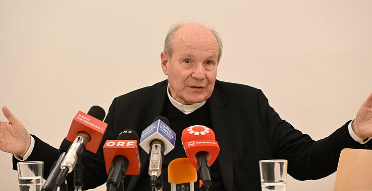 Kardinal Christoph Schönborn beim Pressegespräch am 16.12.2024 in Wien.