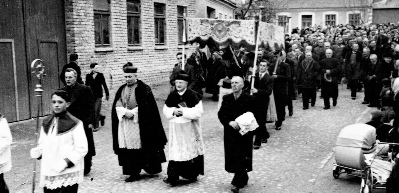 Josef Rögner bei der Visitation durch Kardinal Theodor Innitzer 