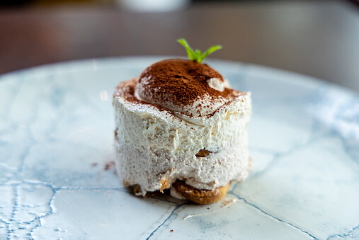 Mit diesem Dessert kann man nicht nur die übrigen Lebkuchen aufbrauchen, sondern auch ein tolles Dessert zaubern. 