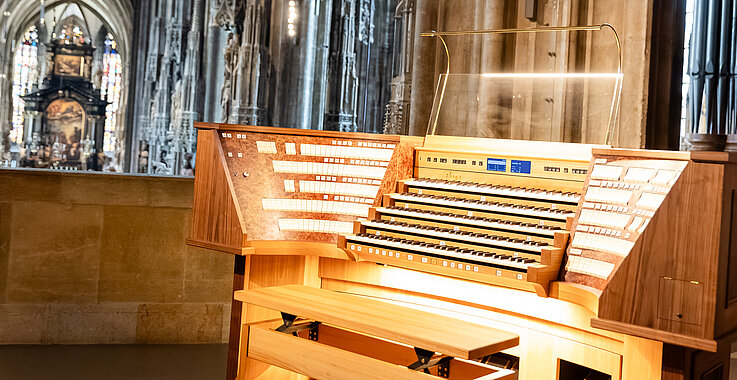 Neuer Spieltisch für die Orgel im Wiener Stephansdom KW27/2024