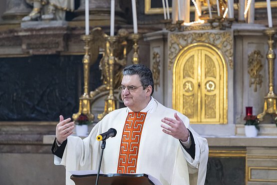 Pfarrmoderator Peter Fiala