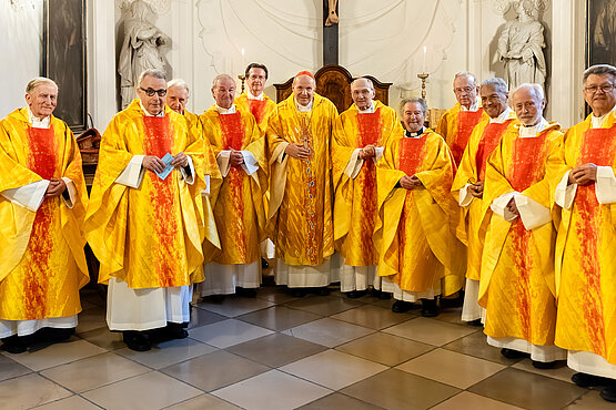 Die Goldjubilare hatten beim Dankgottesdienst mit Kardinal Christoph Schönborn allen Grund zur Freude.