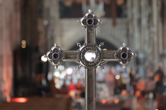 Kreuz in Kirche