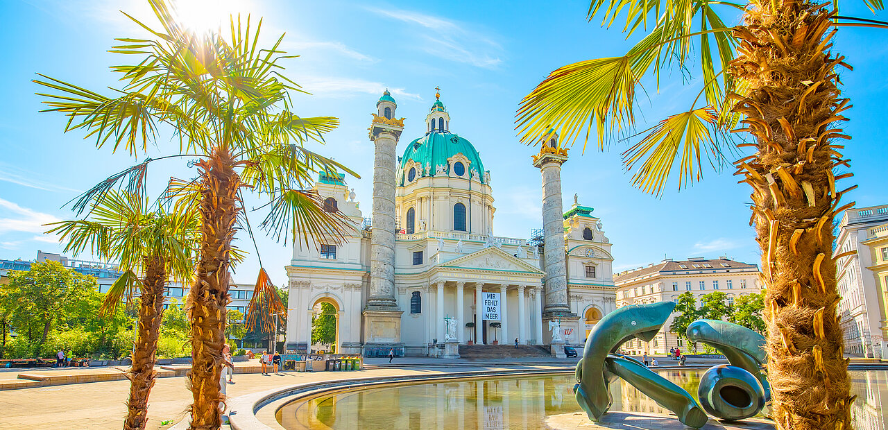 In Wien laden kühle Kirchen im Sommer zum Abkühlen und Verweilen ein. 