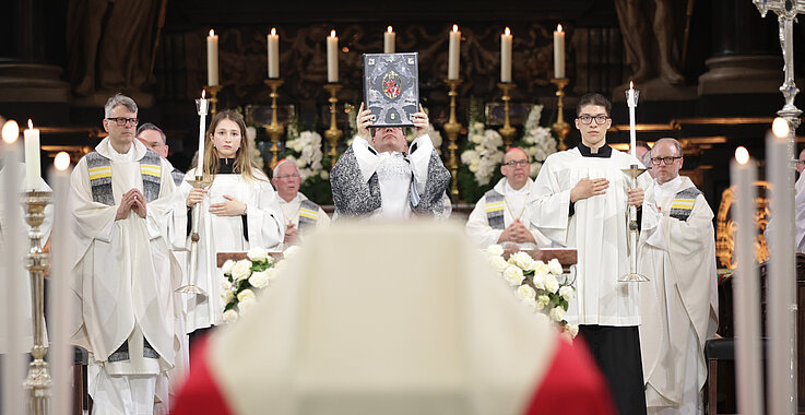 Kardinal Christoph Schönborn leitete das Requiem für Ex-Bundeskanzlerin Brigitte Bierlein. 