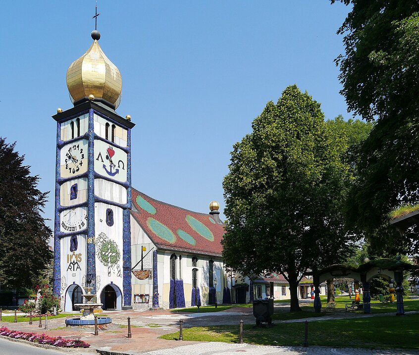 Die Hundertwasserkirche in Bärnbach. 