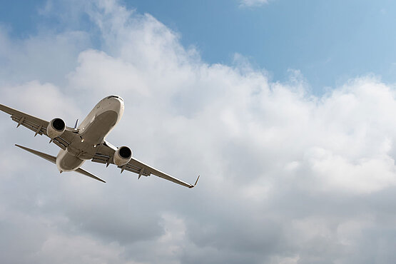 Flugzeug im Himmel