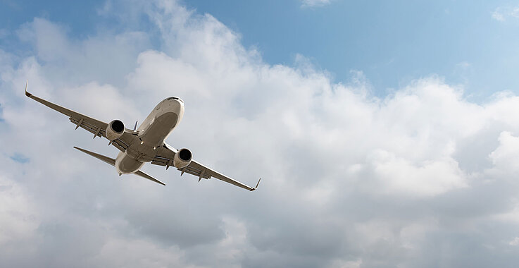 Flugzeug im Himmel